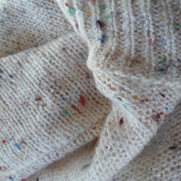 Cupio long sleeve sweater size large - Picture 5 of 5